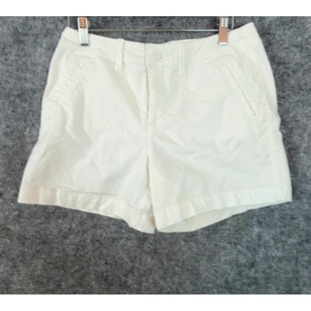 St. John's Bay Chino Shorts Womens 8 Cream Cotton Stretch Flat Front Pockets